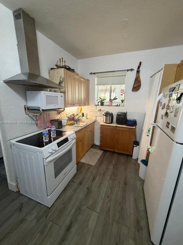 1021 NW 3rd St # 106, Miami FL 33128 photo 3