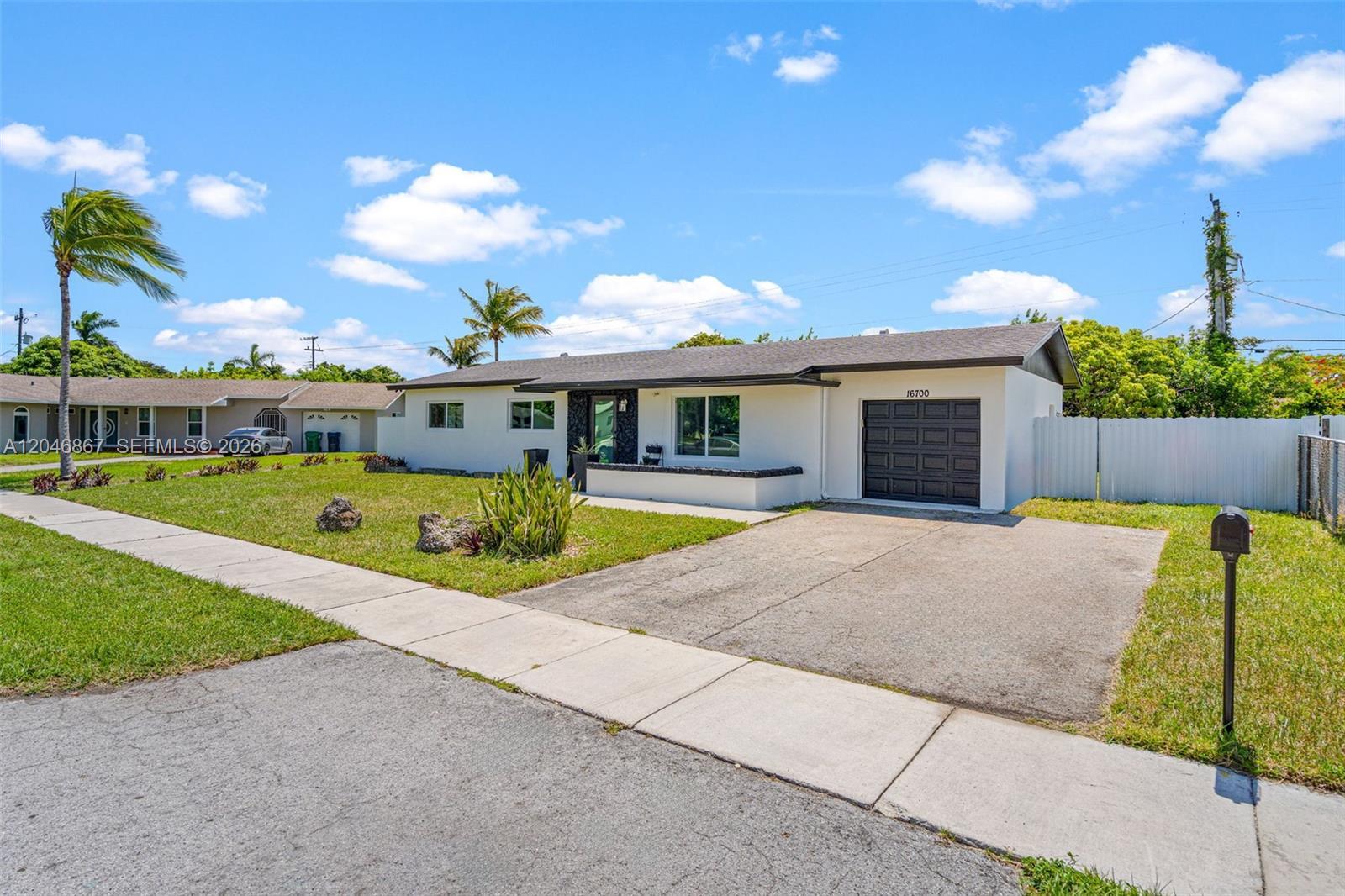 16700 SW 102nd Pl, Miami FL 33157 photo 2