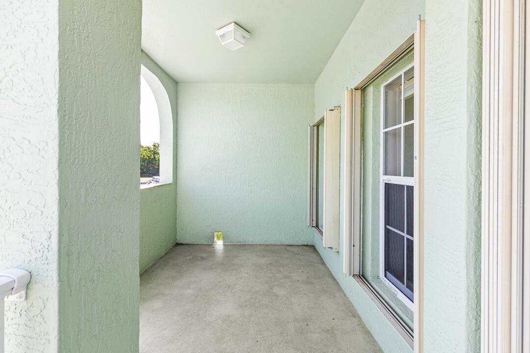 2127 SE Wild Meadow Circle, Port St. Lucie FL 34952 photo 4