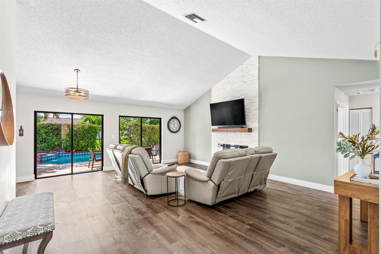 1912 NW 77th Avenue, Margate FL 33063 photo 3