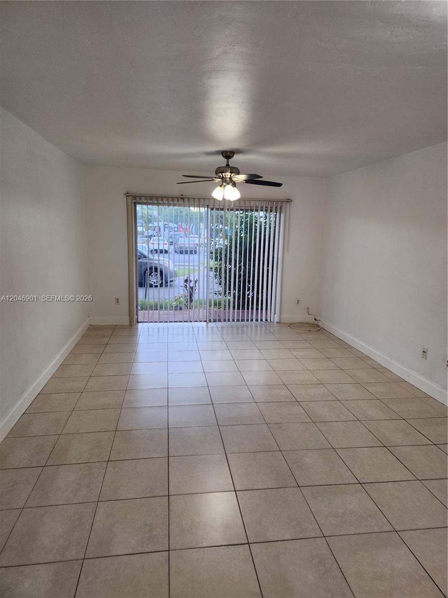 Miami, FL 33143 photo 3
