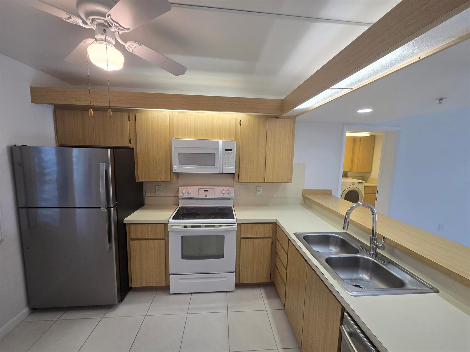 901 Seafarer Circle # 104, Jupiter FL 33477 photo 3