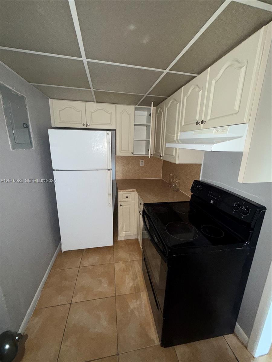 6960 Miami Gardens Dr # 431A, Hialeah FL 33015