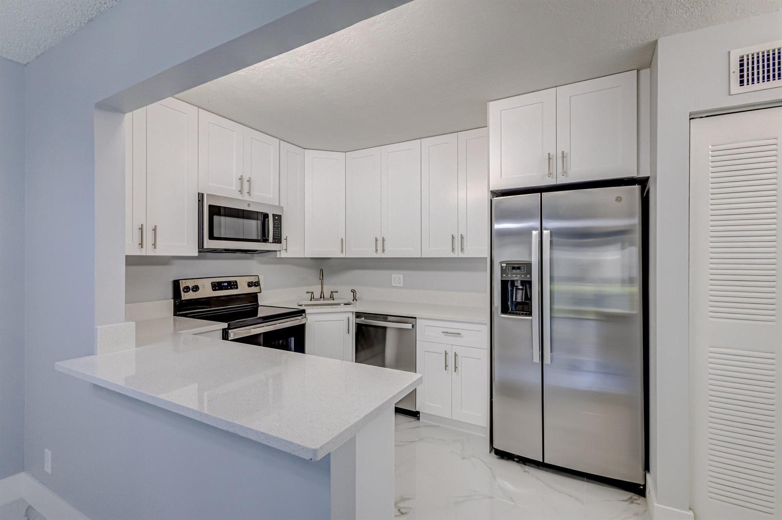 4821 Sable Pine Circle, West Palm Beach FL 33417 photo 2
