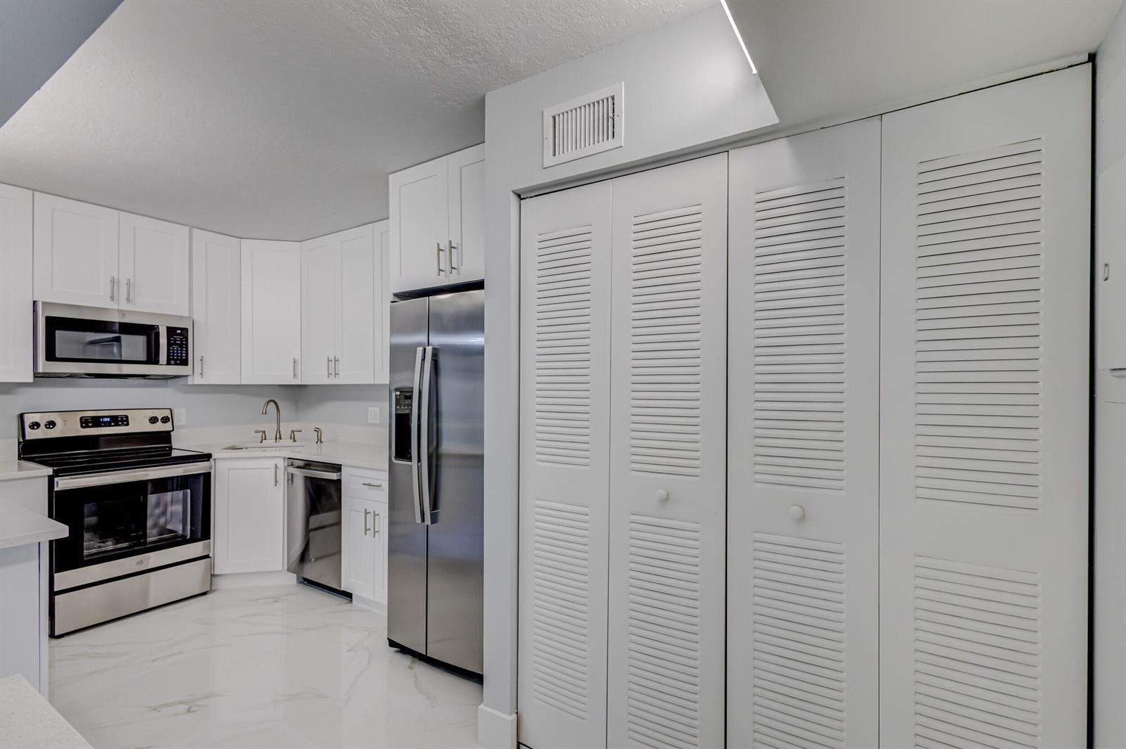 4821 Sable Pine Circle, West Palm Beach FL 33417 photo 4