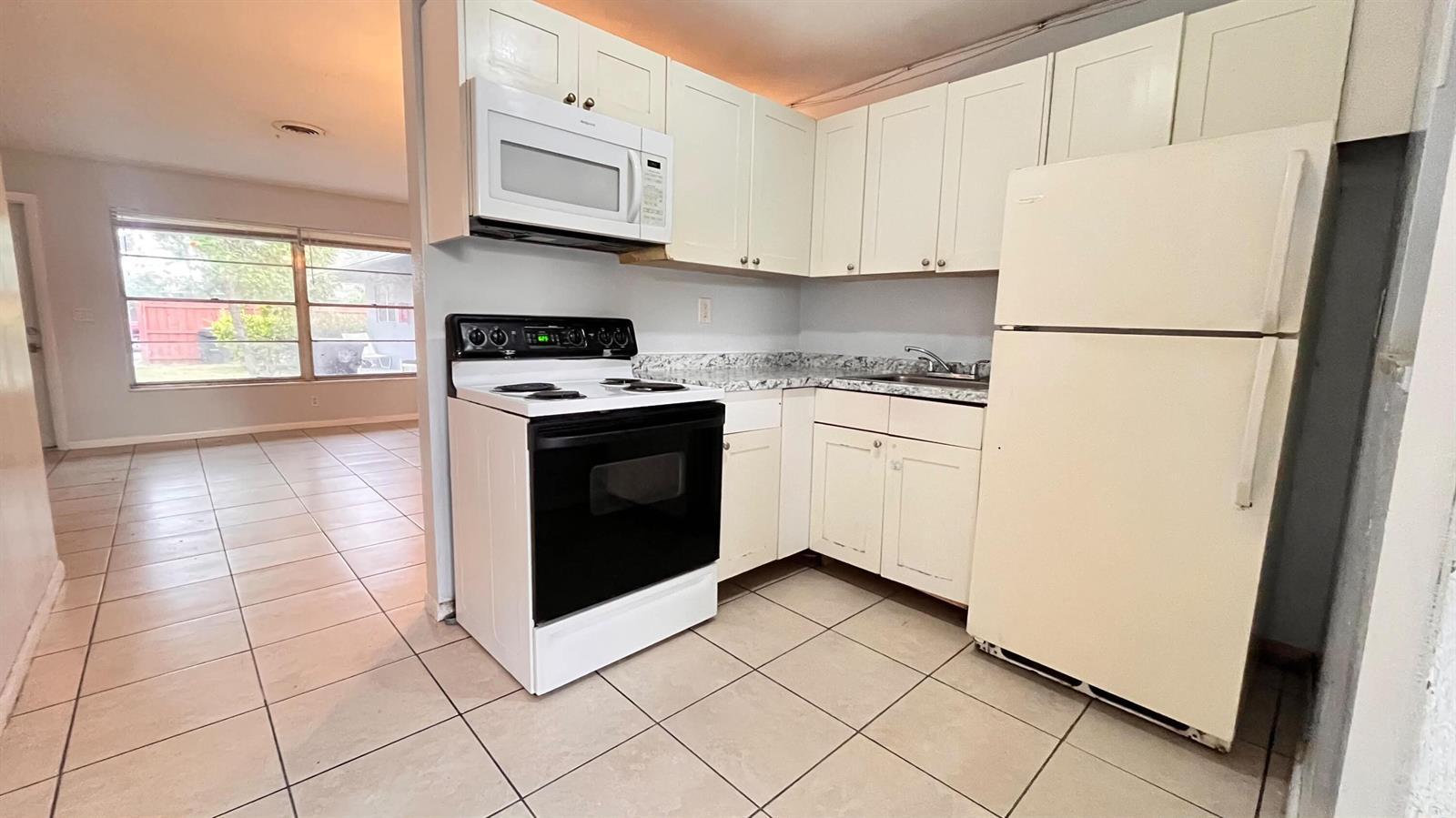 919 S G Street, FL 33460 photo 2