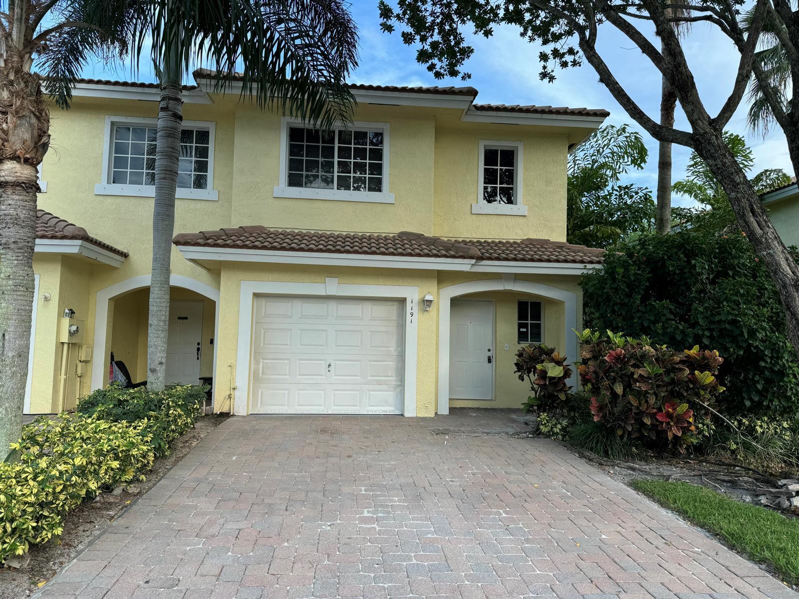 1191 Imperial Lake Road, West Palm Beach FL 33413 photo 2