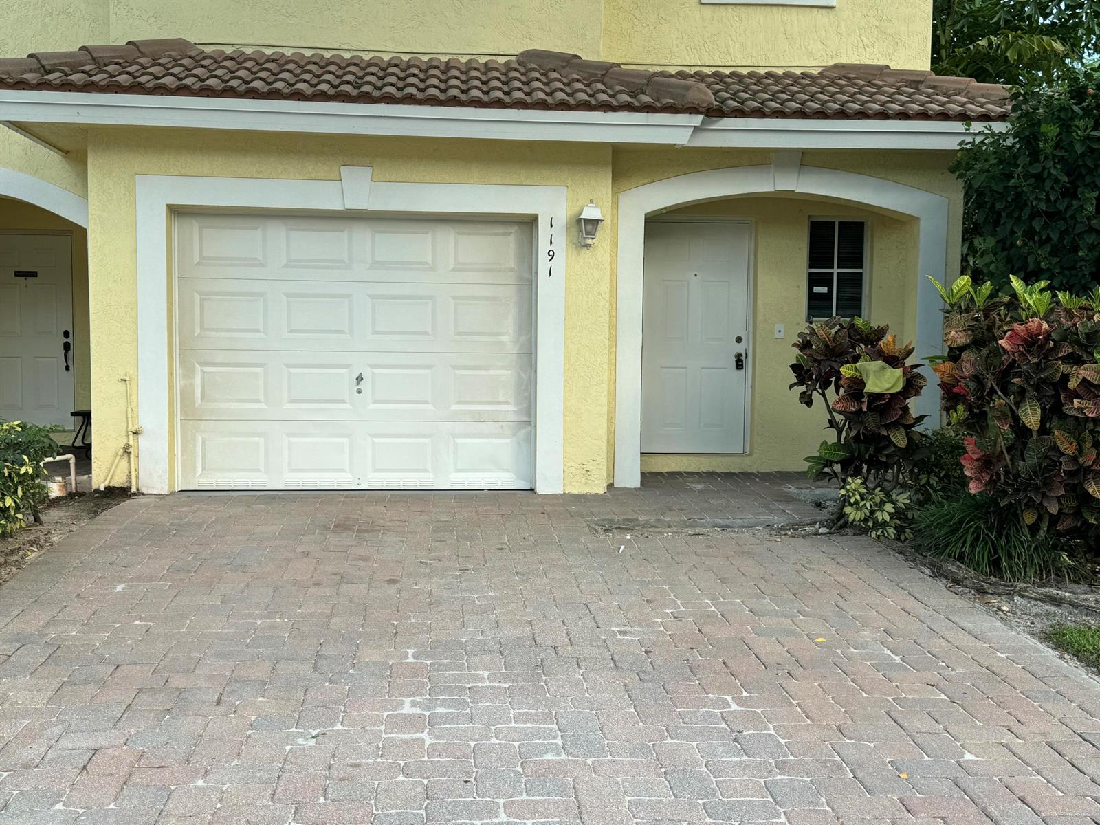 1191 Imperial Lake Road, West Palm Beach FL 33413 photo 3