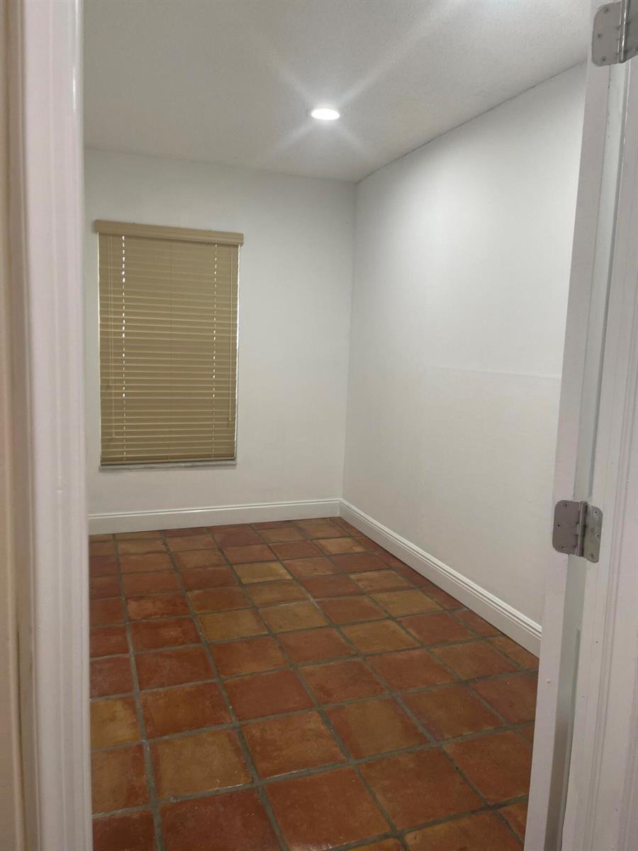 19823 NW 64th Place, Hialeah FL 33015 photo 5