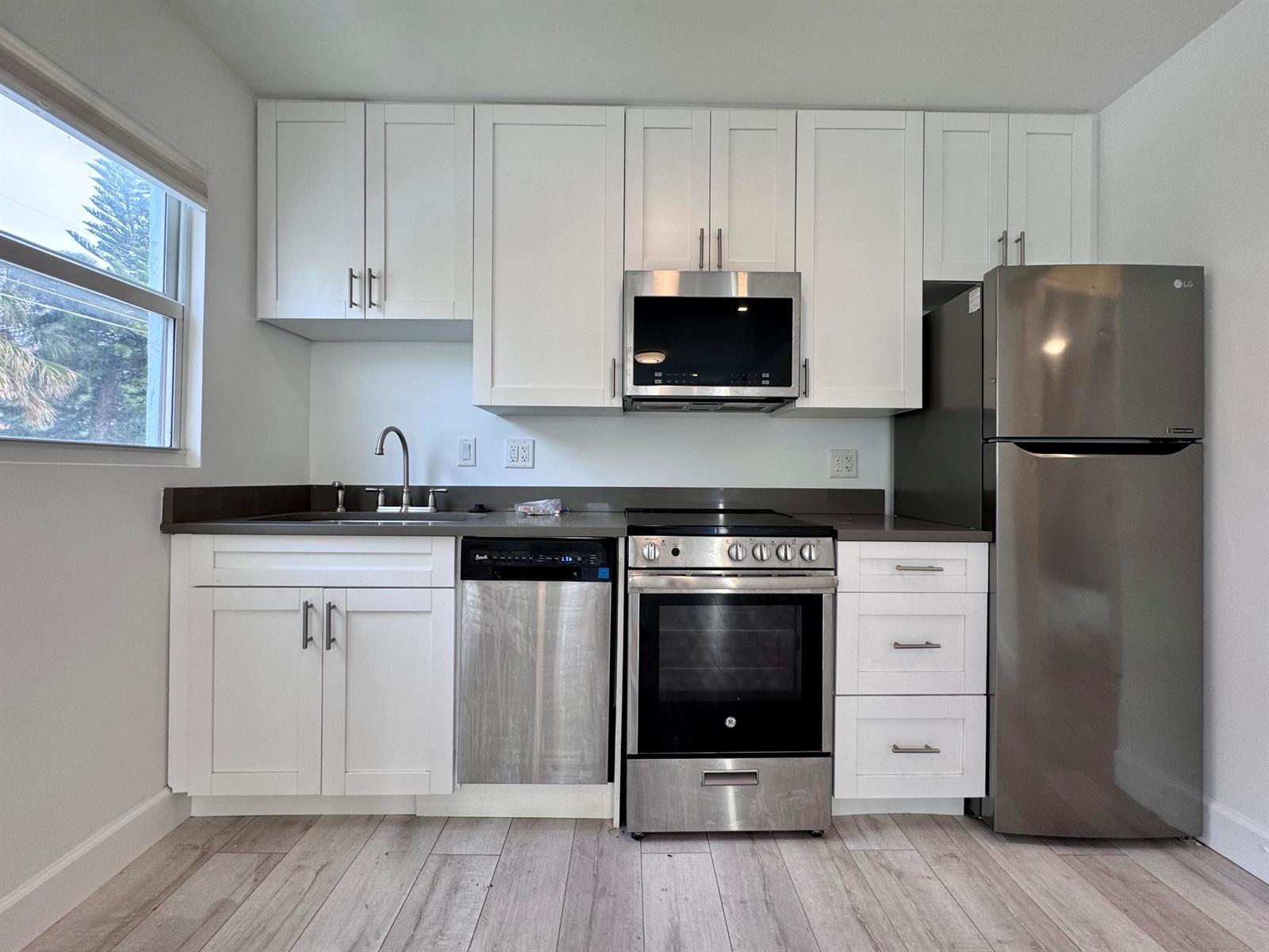 102 S K Street Unit 4, FL 33460 photo 2