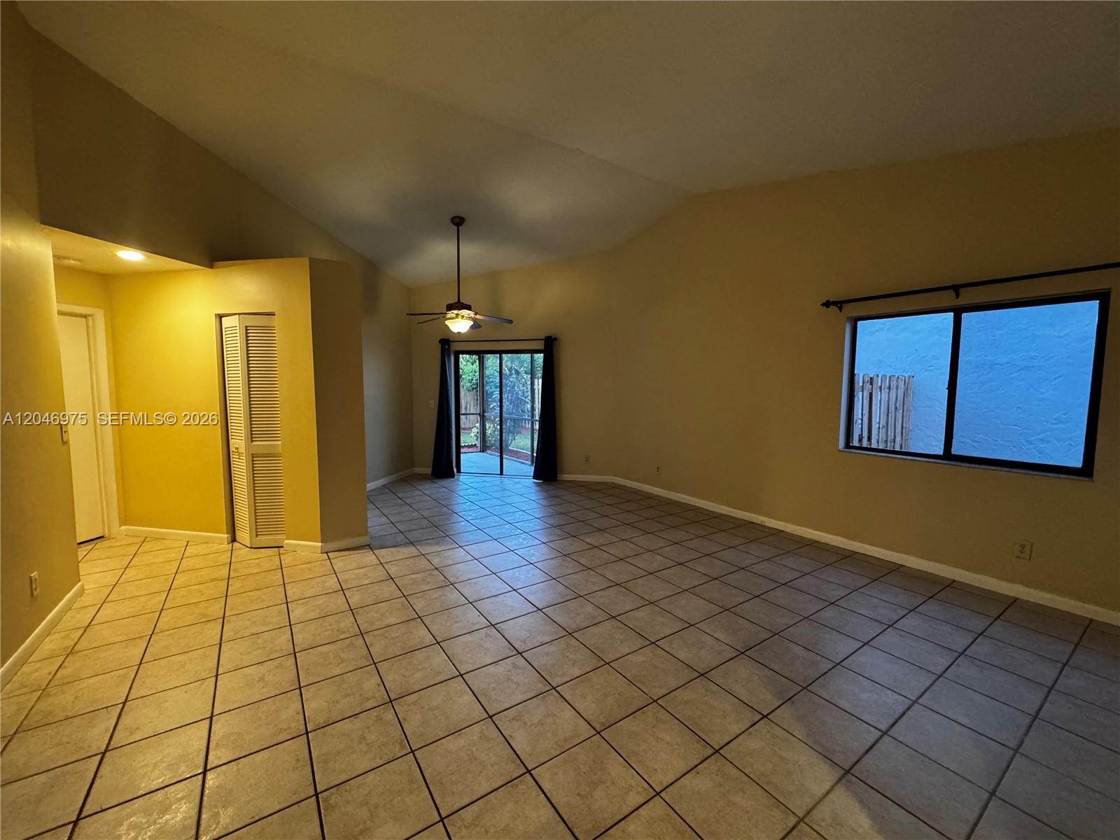951 SW 109th Ave, Pembroke Pines FL 33025 photo 3