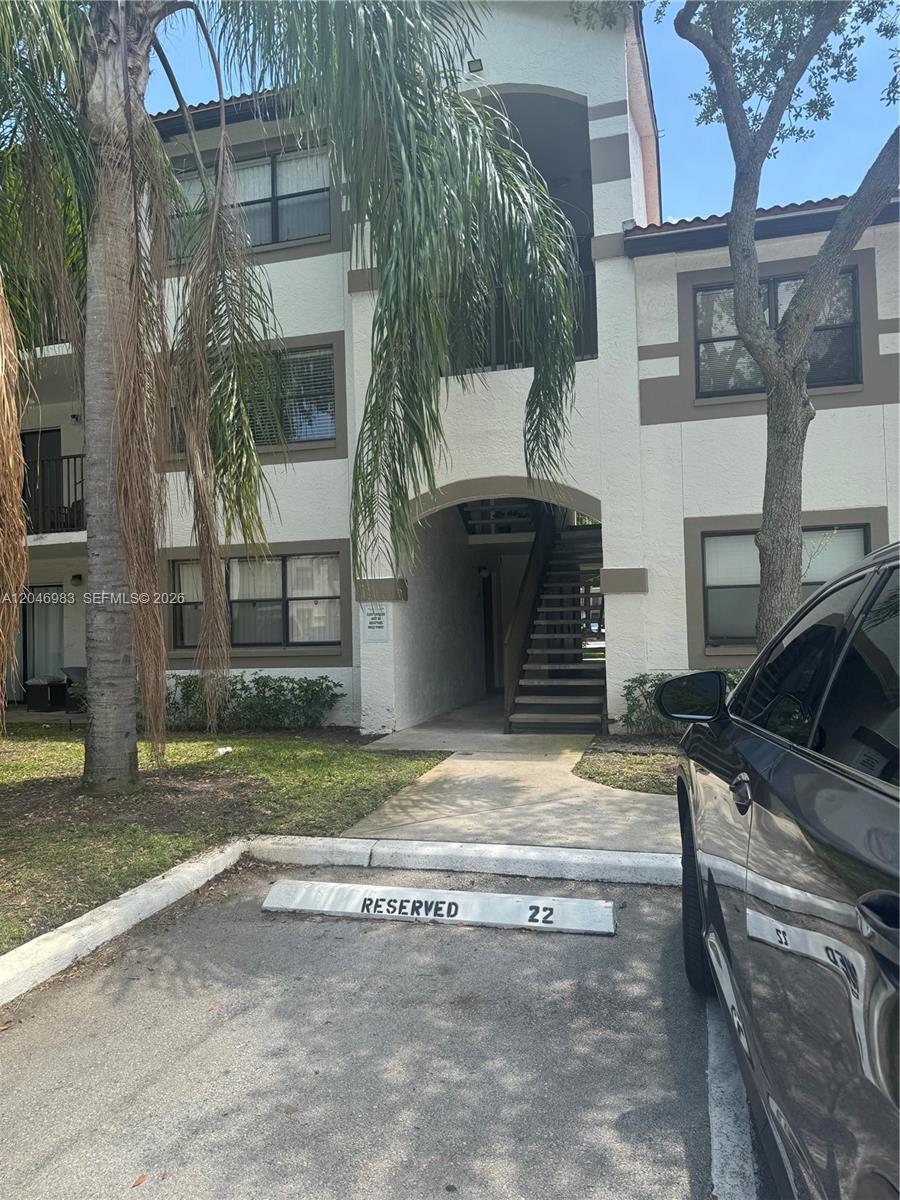 520 S Park Rd # 12, Hollywood FL 33021 photo 2
