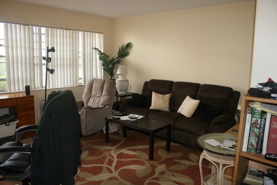 28 Camden B, West Palm Beach FL 33417 photo 2