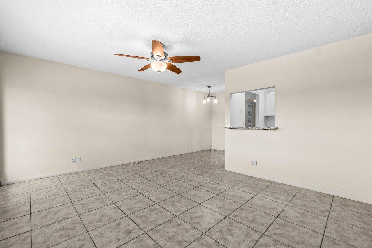 52 Kingswood C, West Palm Beach FL 33417 photo 3