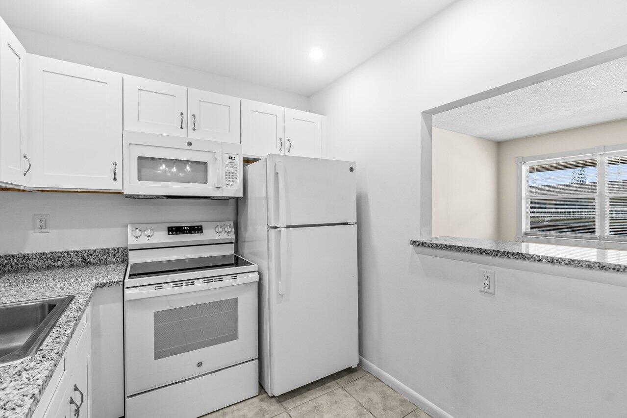 52 Kingswood C, West Palm Beach FL 33417 photo 5