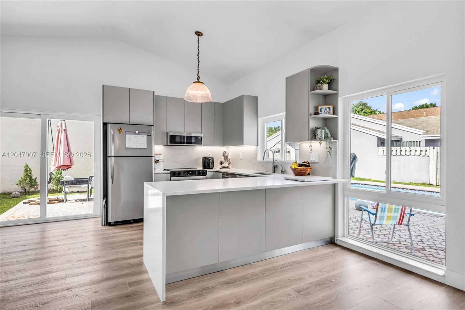 681 Pine Ridge Ter, Davie FL 33325