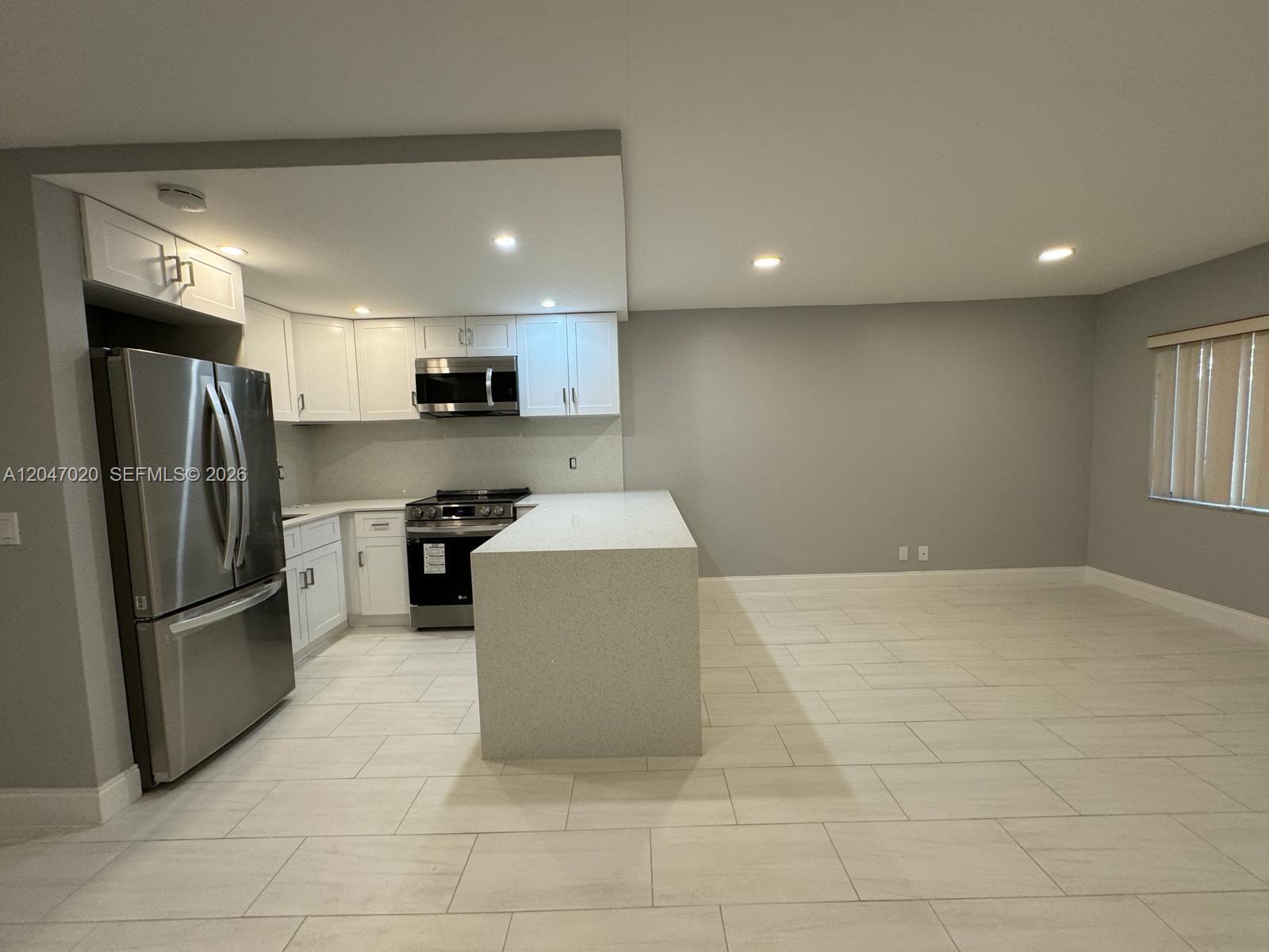 500 W Village Green Cir W # 215, Palm Springs FL 33461