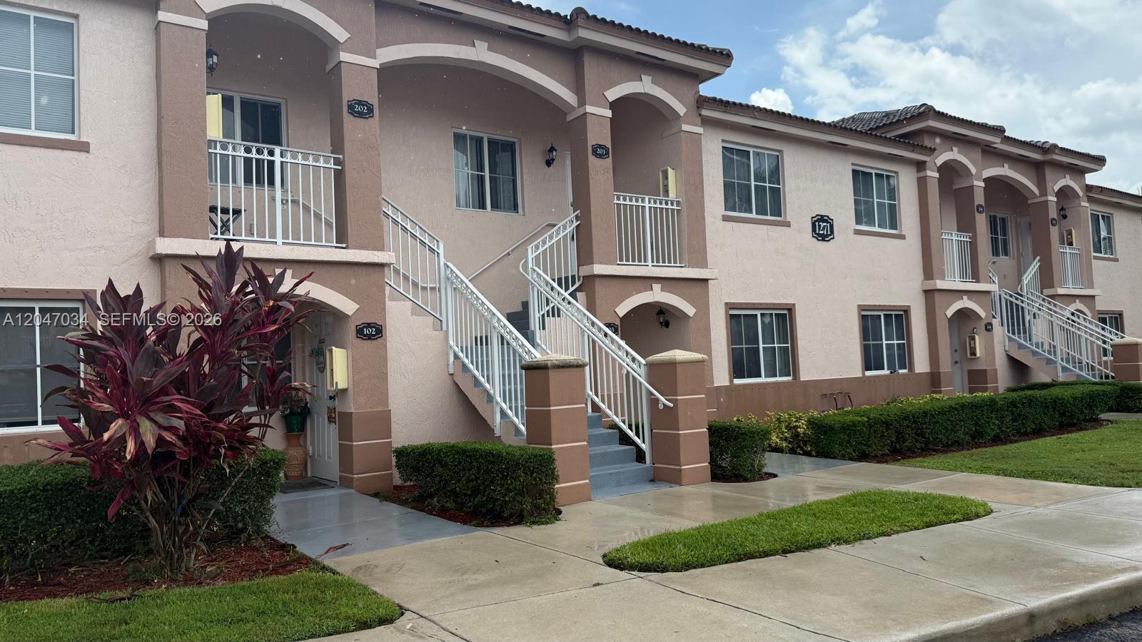 1271 SE 27th St # 203, Homestead FL 33035