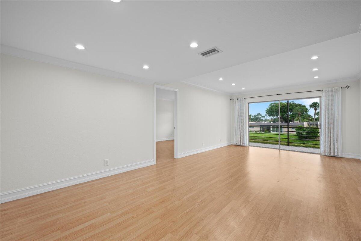 190 Lake Evelyn Drive # 190, West Palm Beach FL 33411 photo 4