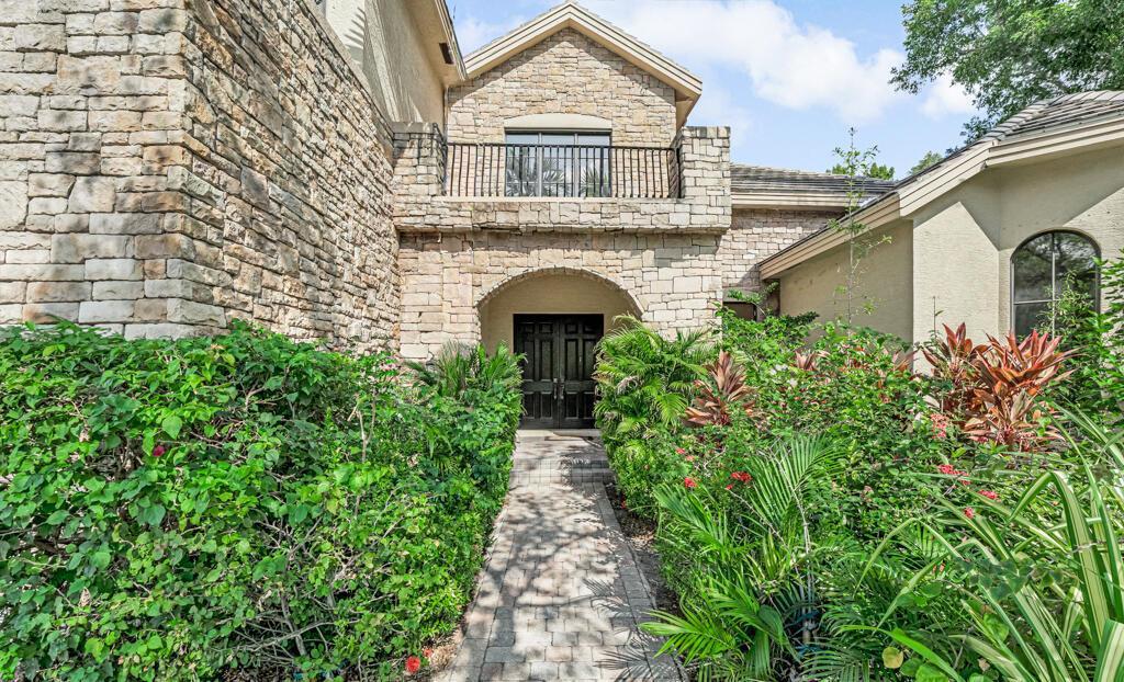 10513 Versailles Boulevard, Wellington FL 33449 photo 5