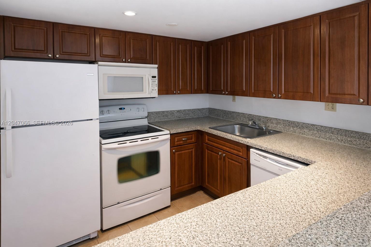 5821 Washington St # 32, Hollywood FL 33023 photo 2