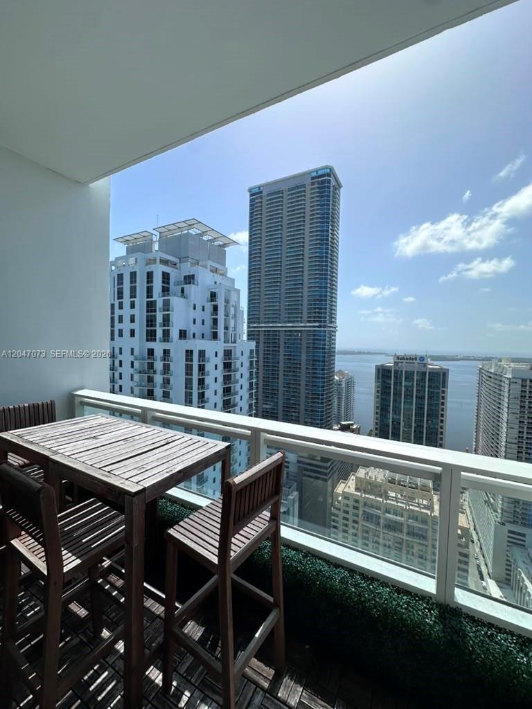 Miami, FL 33131 photo 4