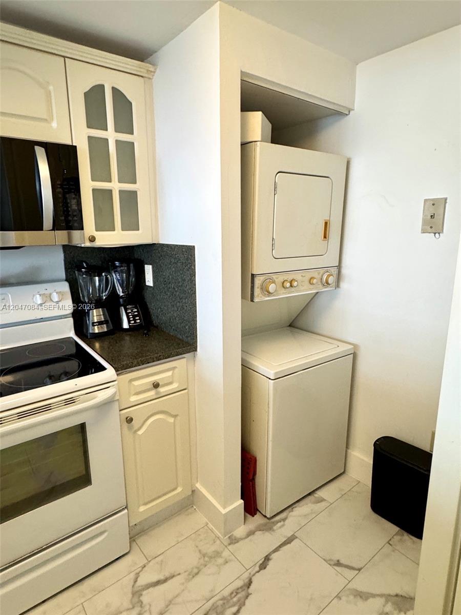 600 NE 36th St # 609, Miami FL 33137 photo 3