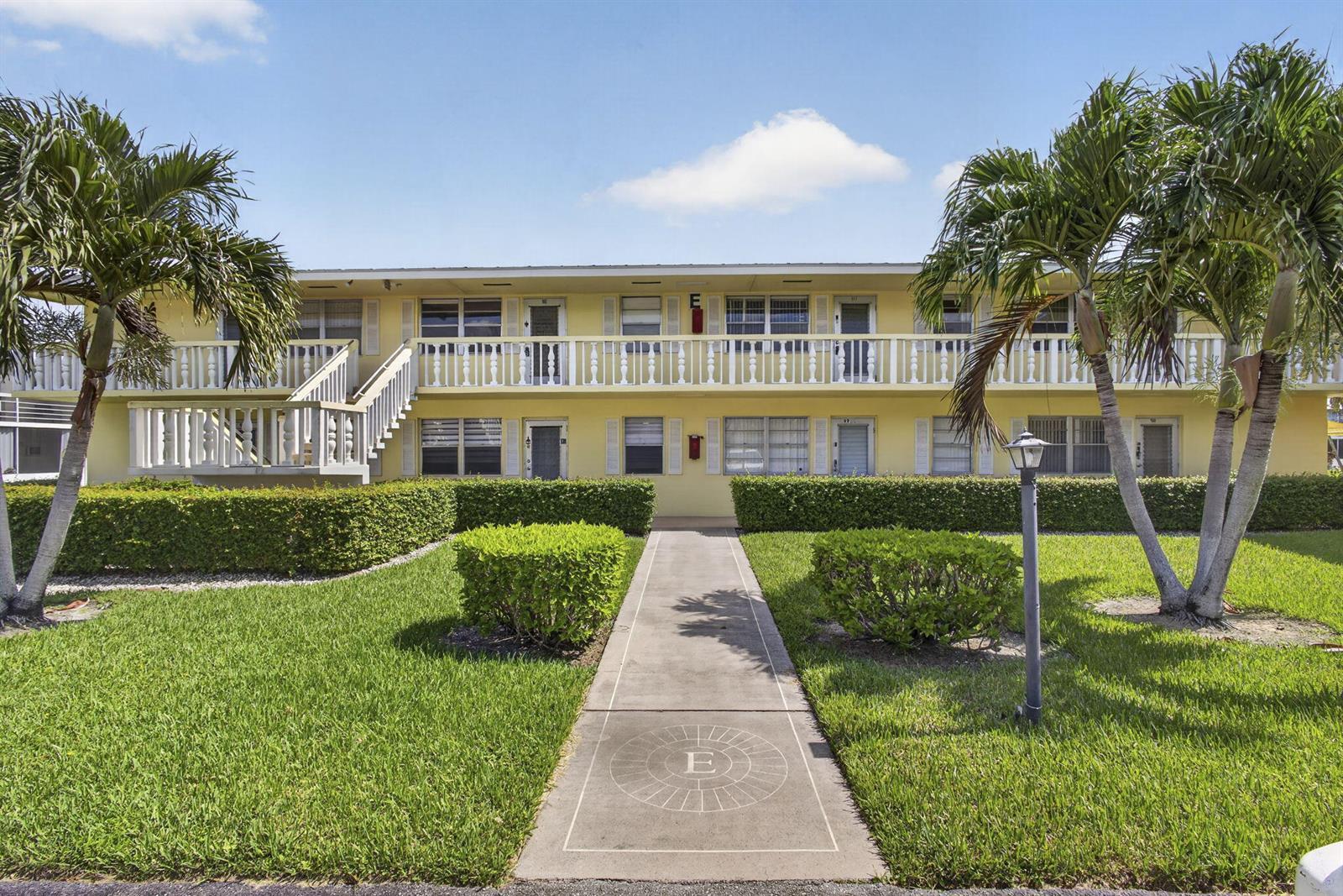 111 Sheffield E, West Palm Beach FL 33417 photo 2
