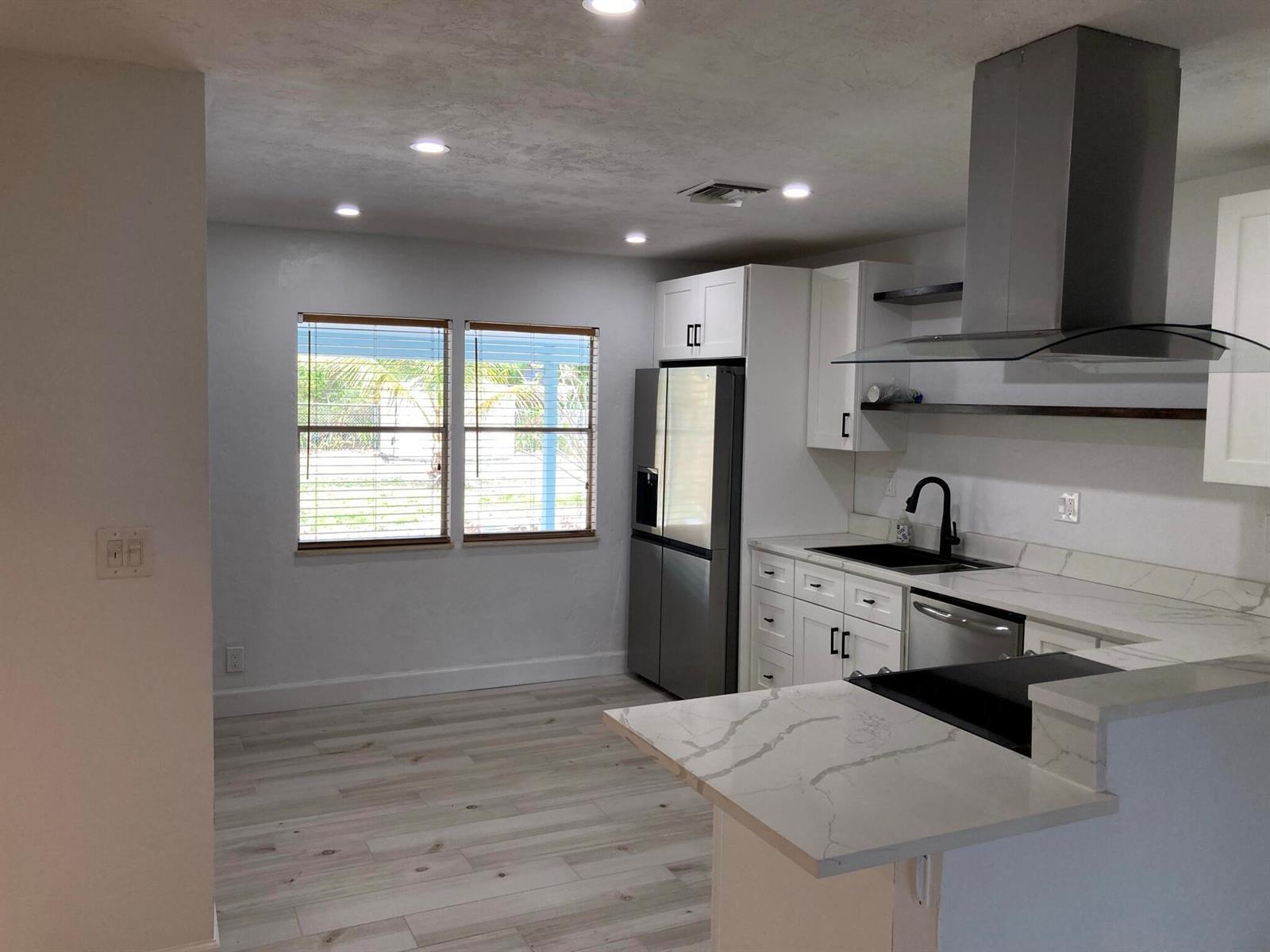 209 Coventry Street, Boca Raton FL 33487 photo 2
