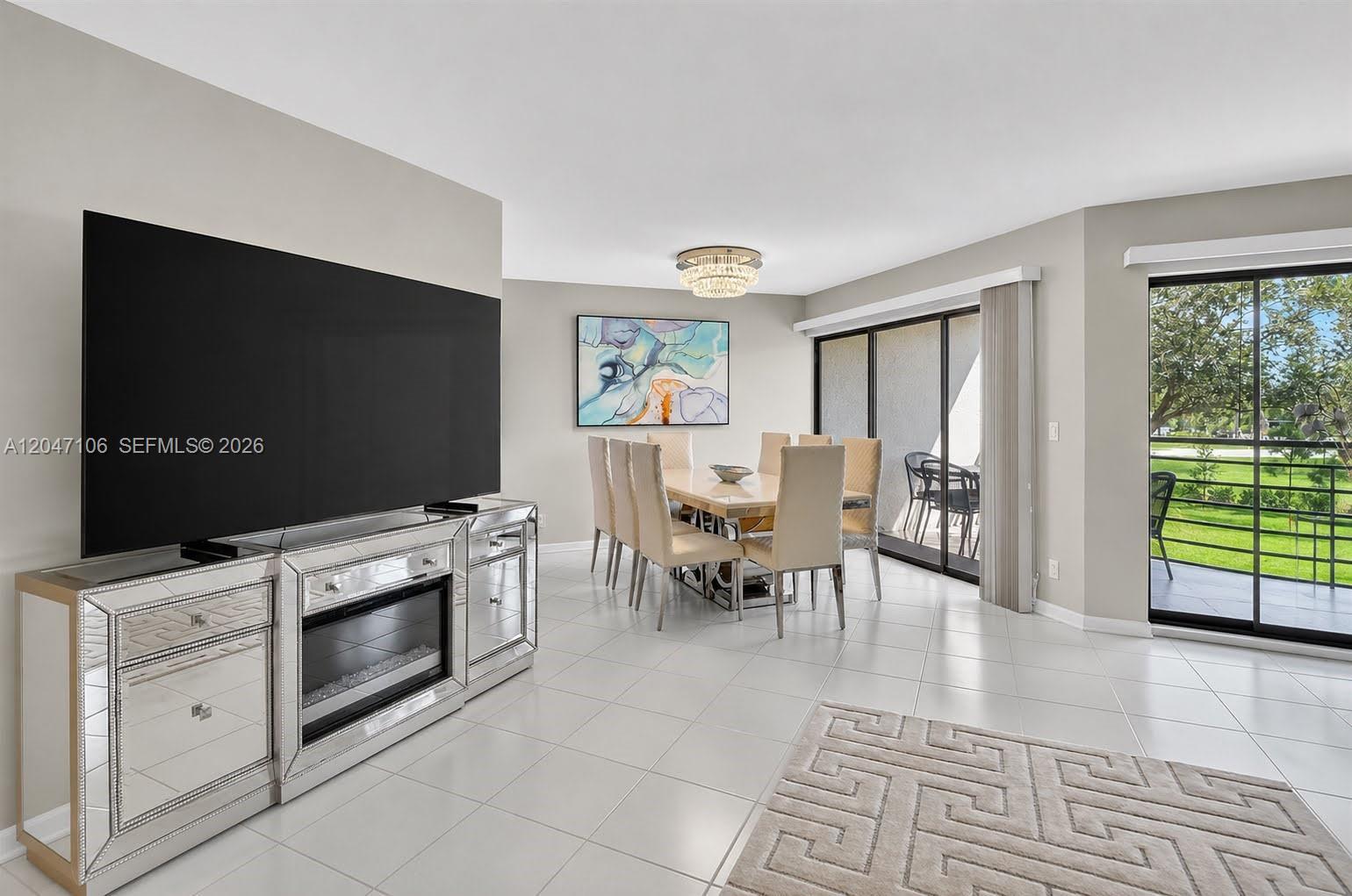 5901 Camino Del Sol # 207, Boca Raton FL 33433