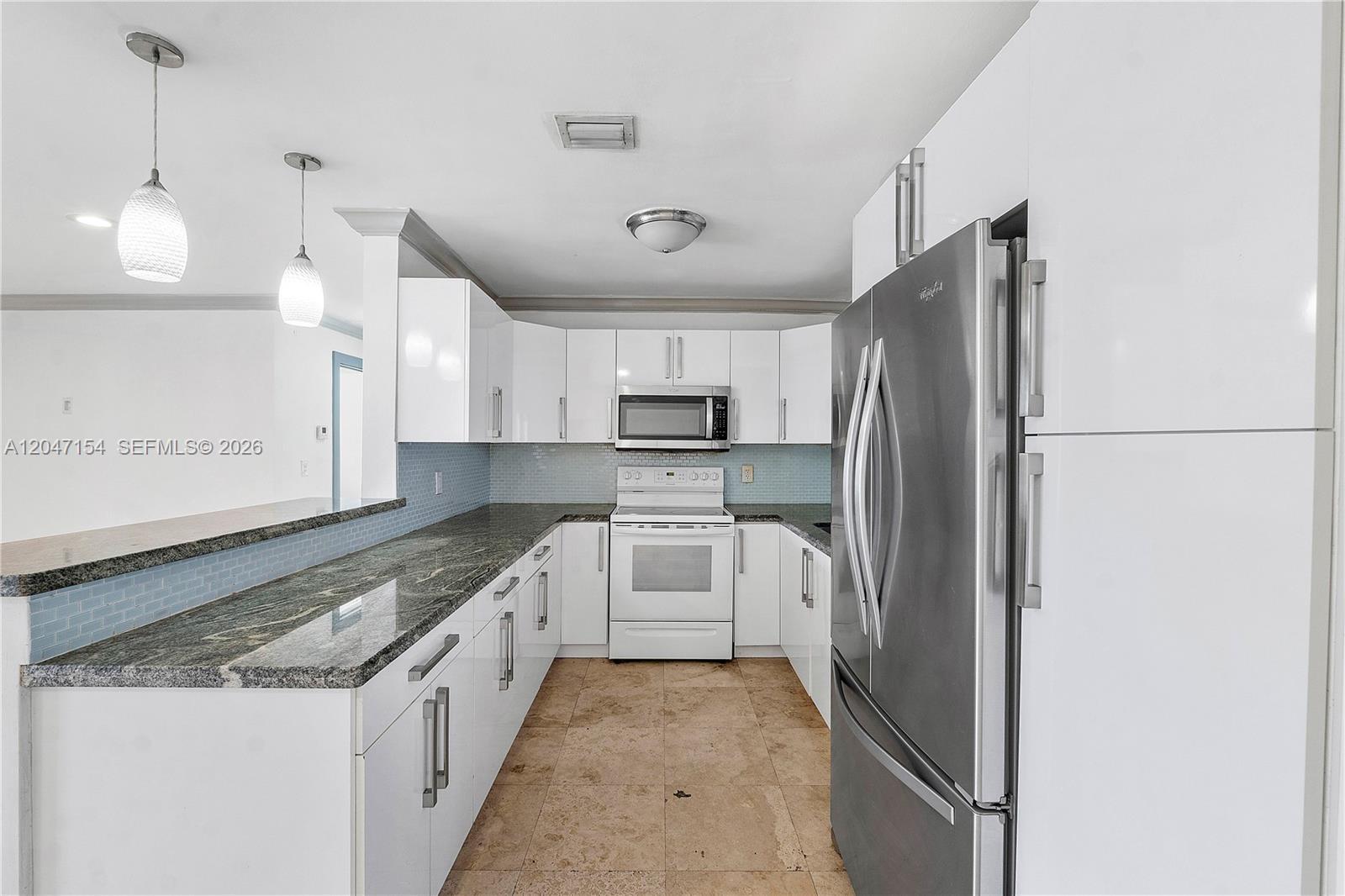 1541 SW 52nd Ave, Plantation FL 33317 photo 3