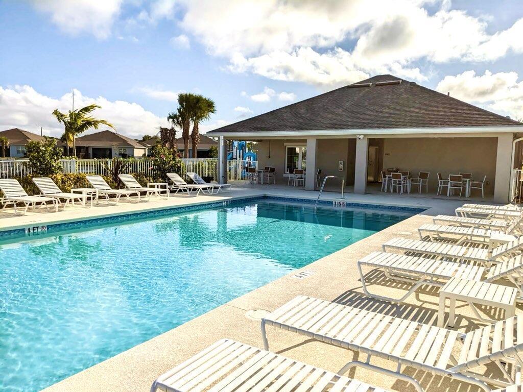 605 Lychee Lane, Fort Pierce FL 34981 photo 4
