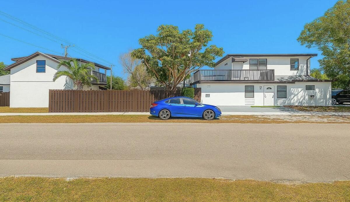 2447 Roosevelt Street # 4, Hollywood FL 33020 photo 2