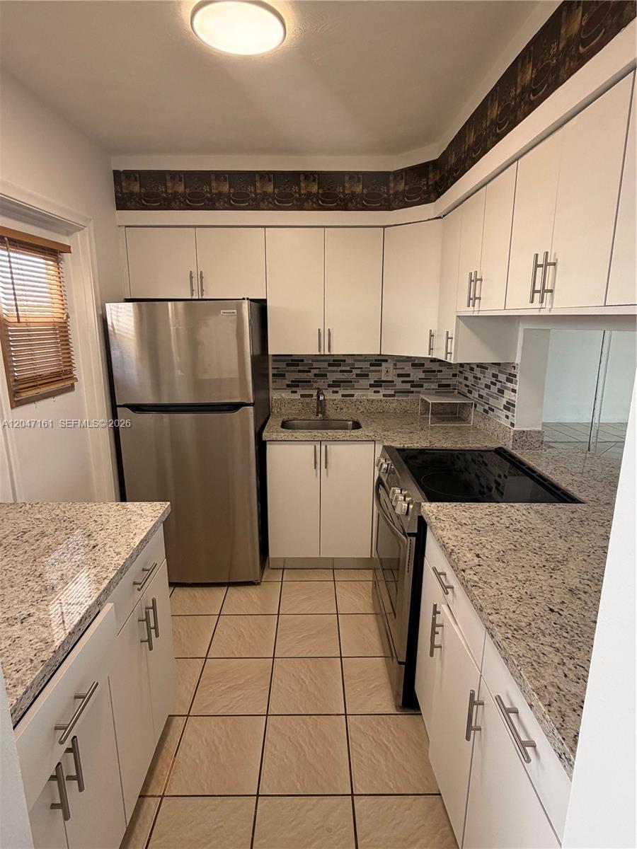 2880 NE 203rd St # 32, Aventura FL 33180