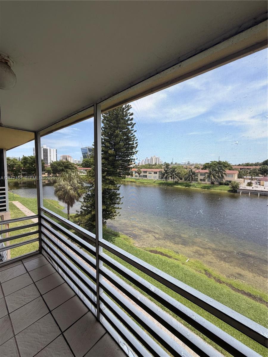 2880 NE 203rd St # 32, Aventura FL 33180 photo 5
