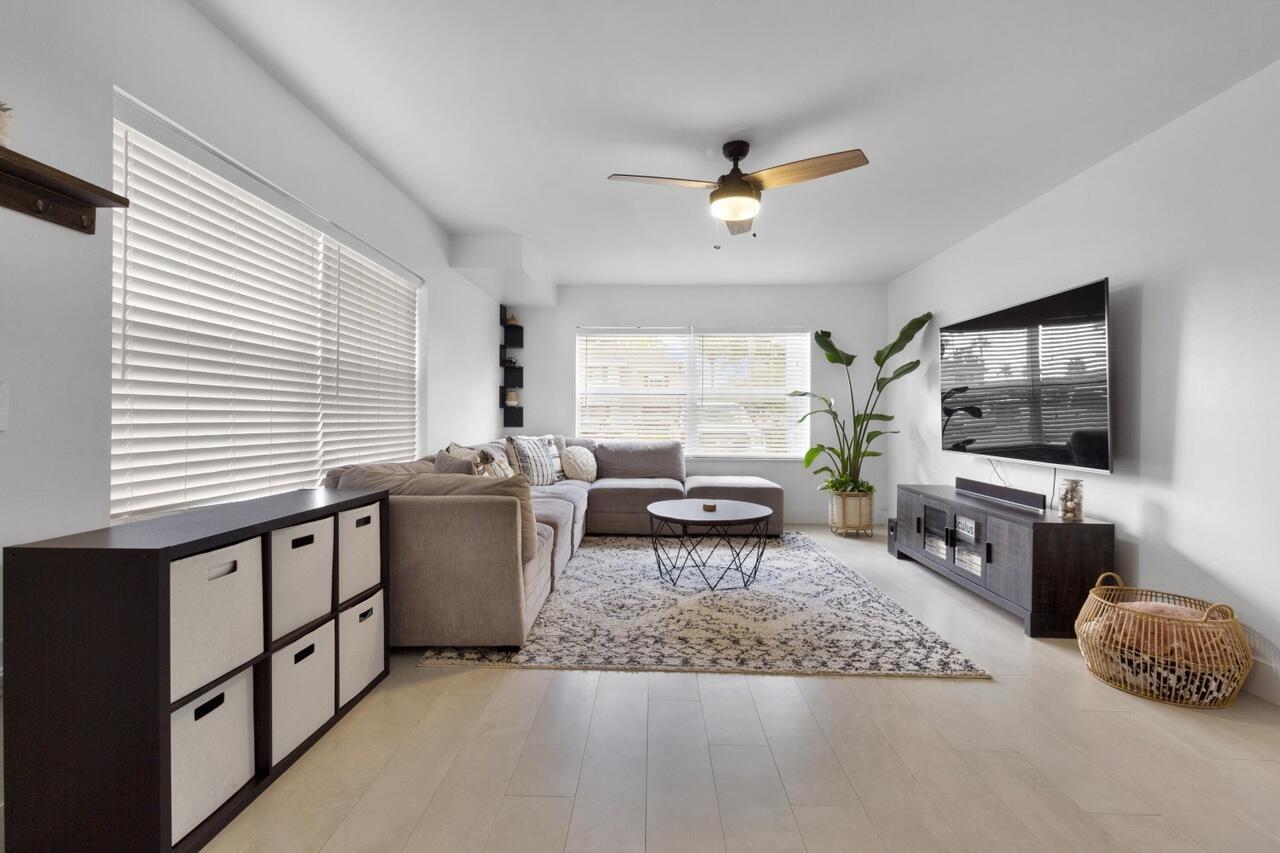 18 Amherst Court # D, Royal Palm Beach FL 33411 photo 3