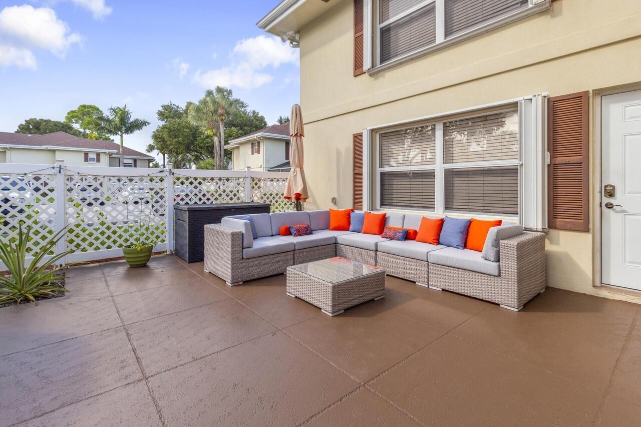 18 Amherst Court # D, Royal Palm Beach FL 33411