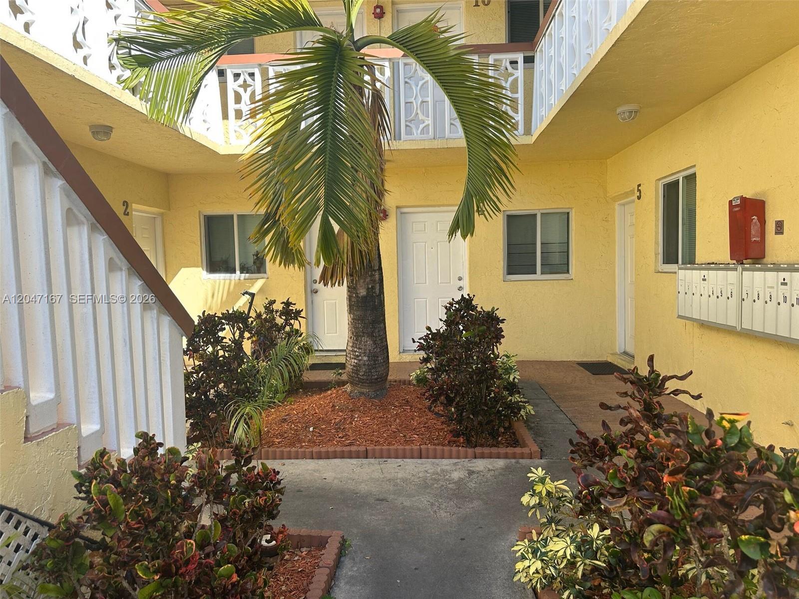 724 NE 4th St # 5, Hallandale Beach FL 33009