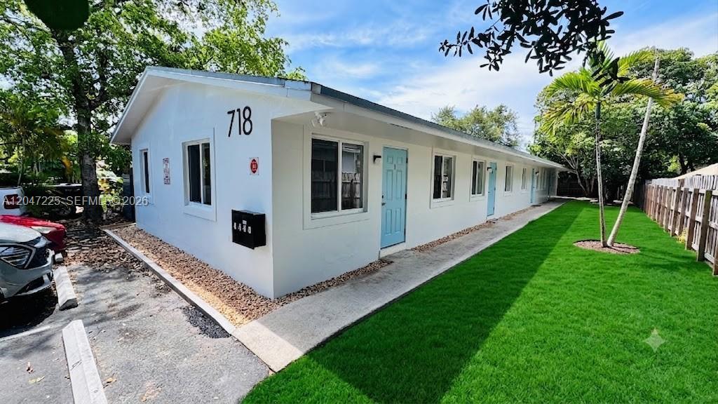 718 SE 13th St # 4, Fort Lauderdale FL 33316 photo 2