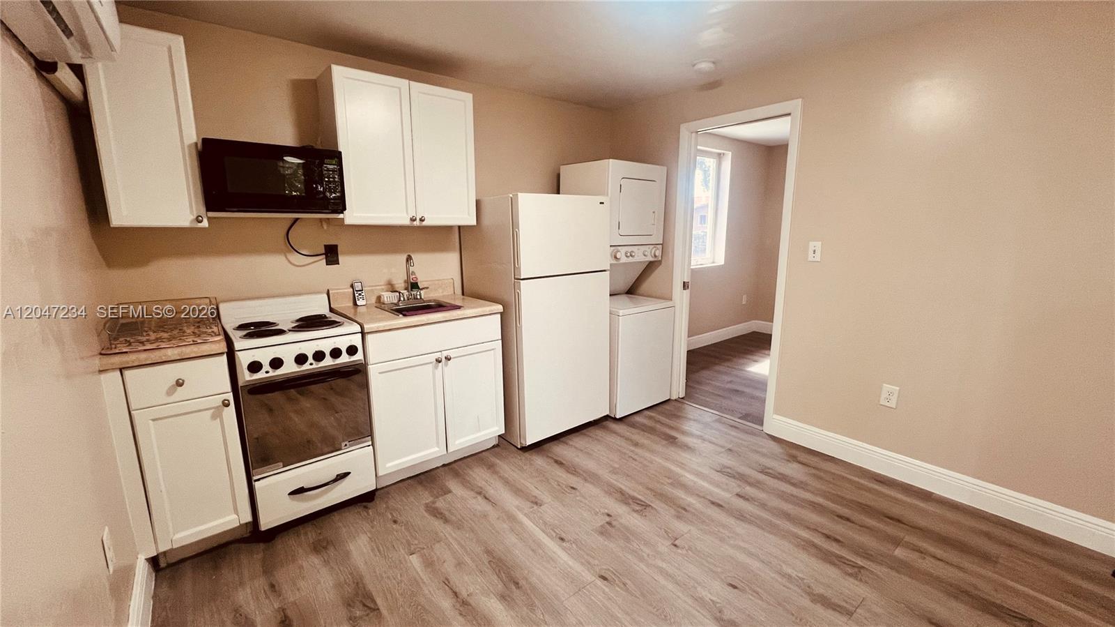 32 NE 169th St # 2, North Miami Beach FL 33162 photo 3
