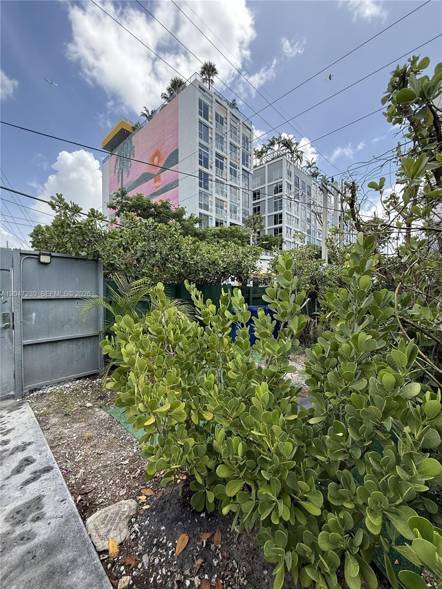 118 NW 24th St, Miami FL 33127 photo 2