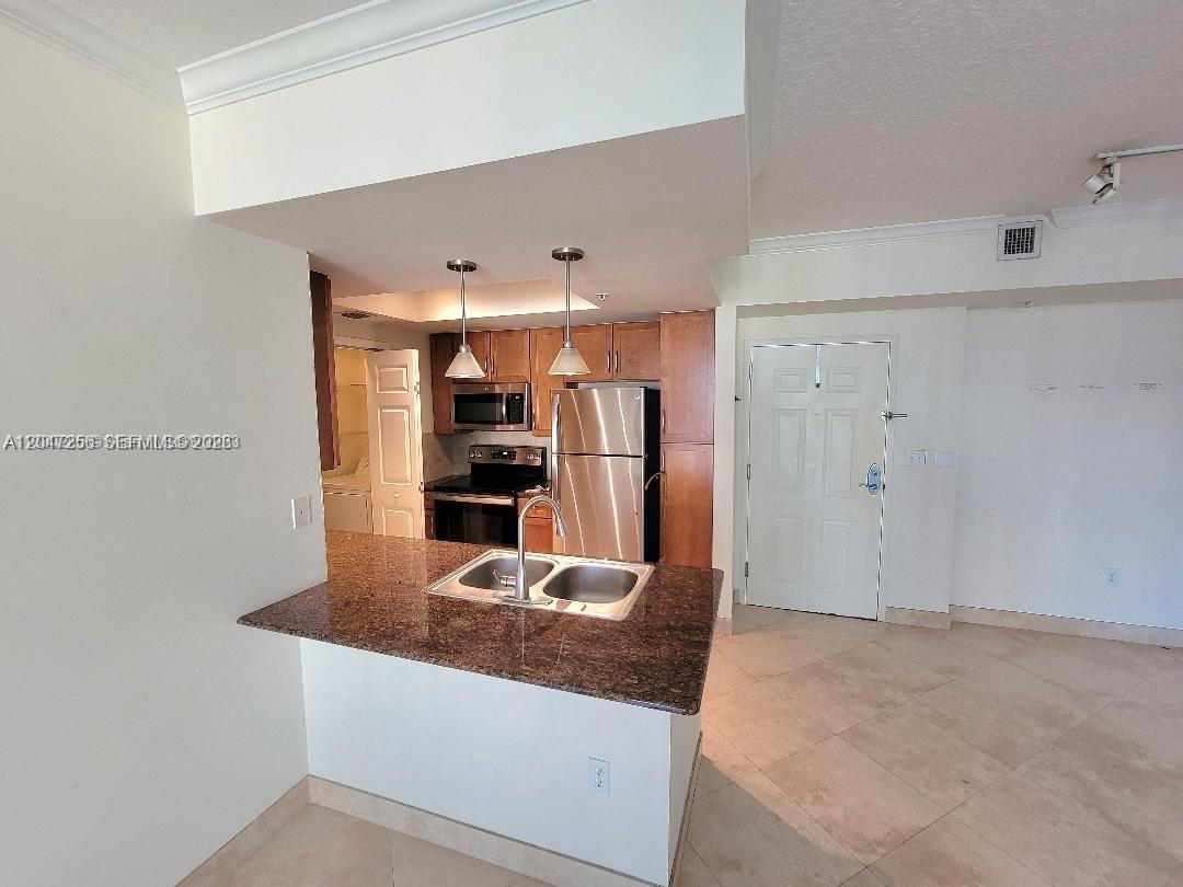 2000 N Bayshore Dr # 707, Miami FL 33137 photo 2