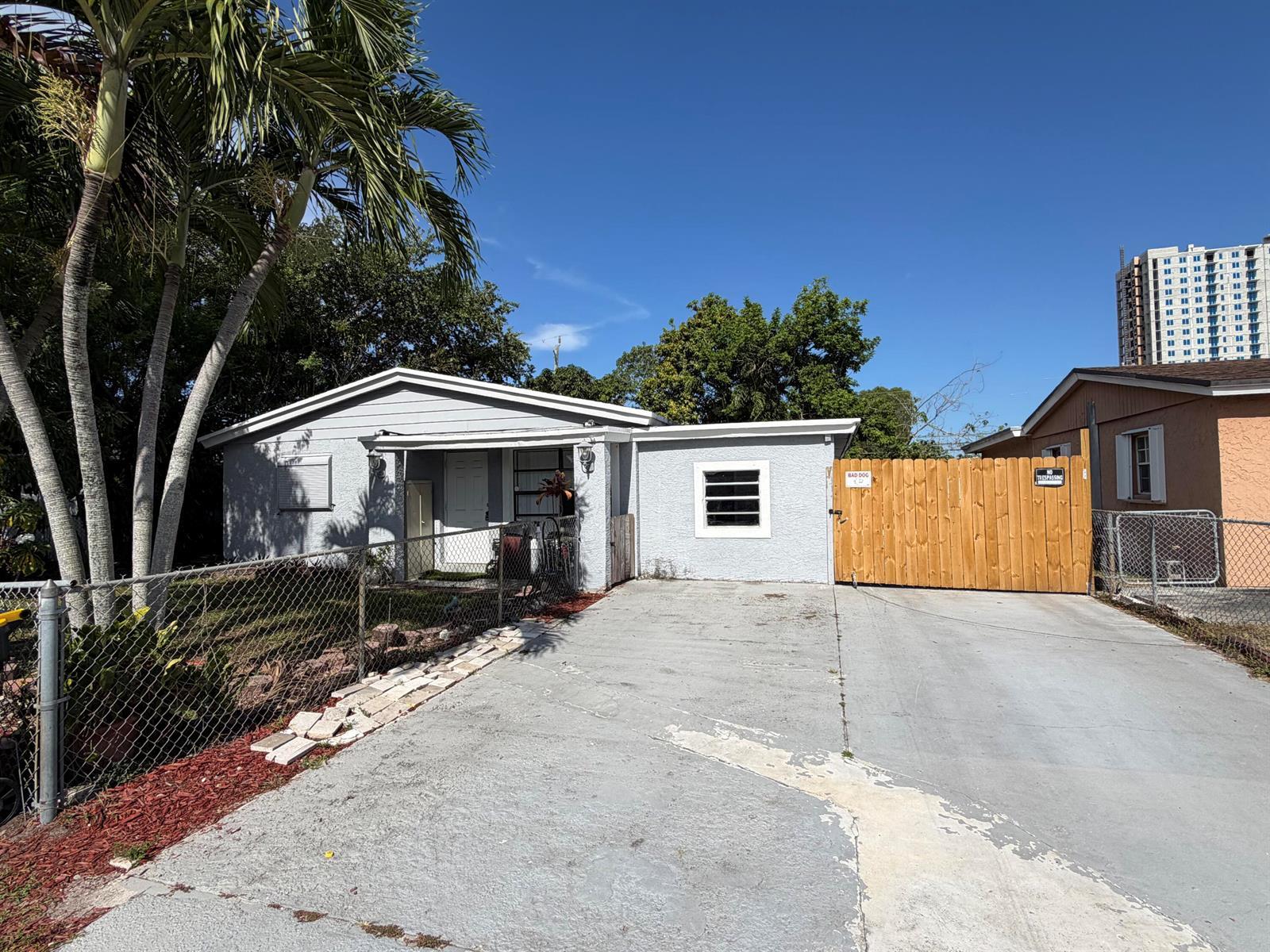 4927 SW 44th Terrace, Dania Beach FL 33314