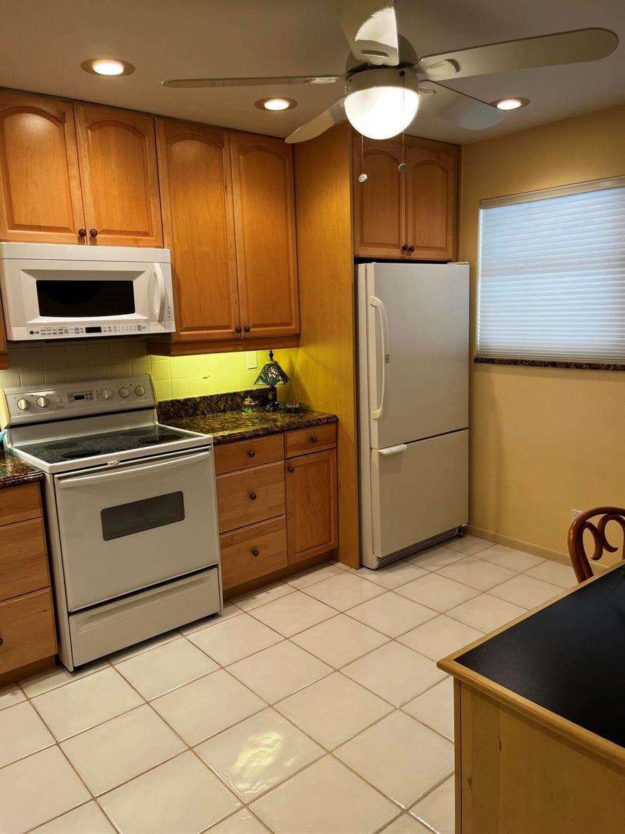 12870 Briarlake Drive # 205, Palm Beach Gardens FL 33418 photo 4