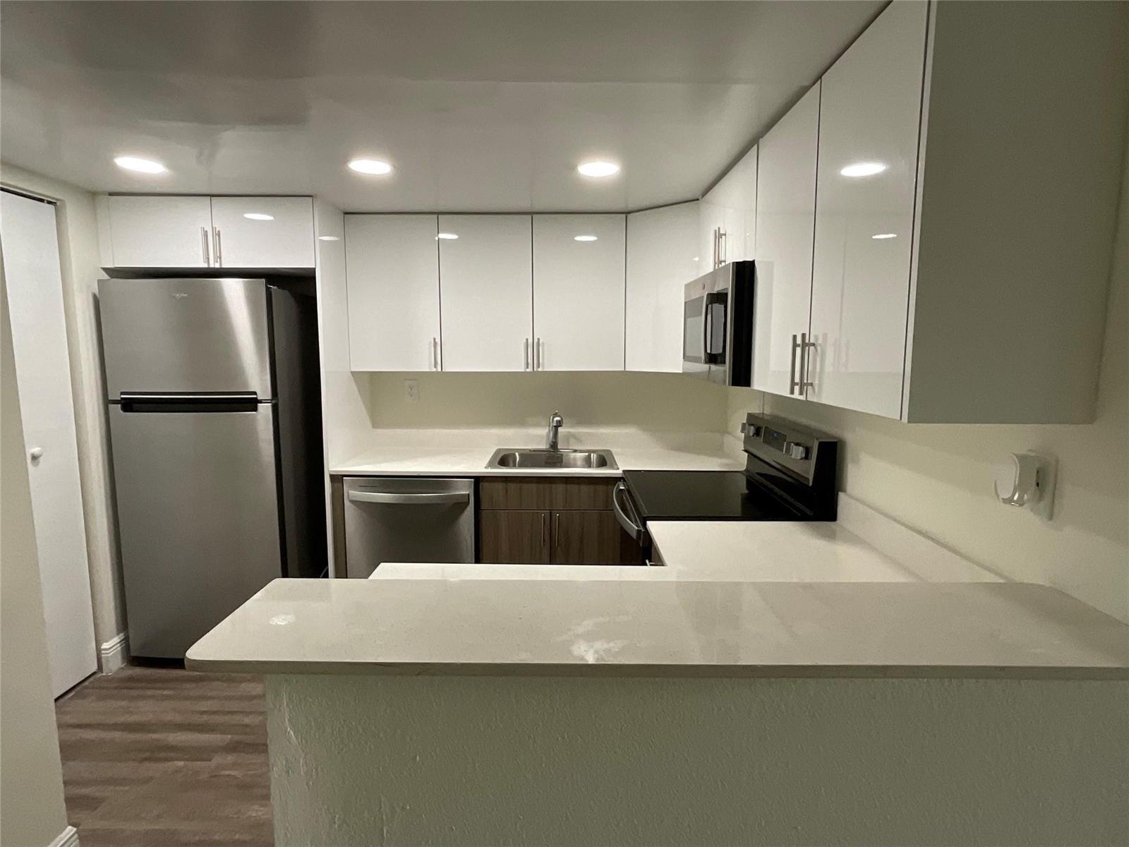 19455 NE 10 Avenue # 511, North Miami Beach FL 33179