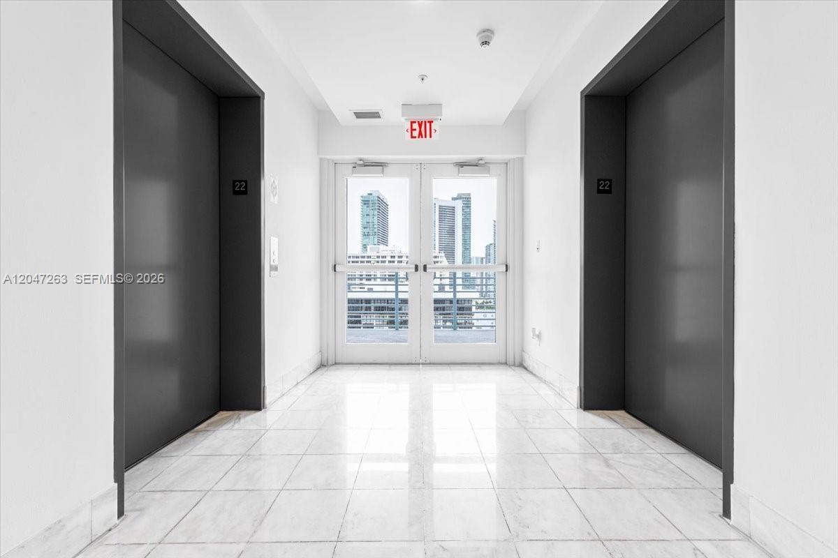 601 NE 36th St # 2203, Miami FL 33137 photo 3