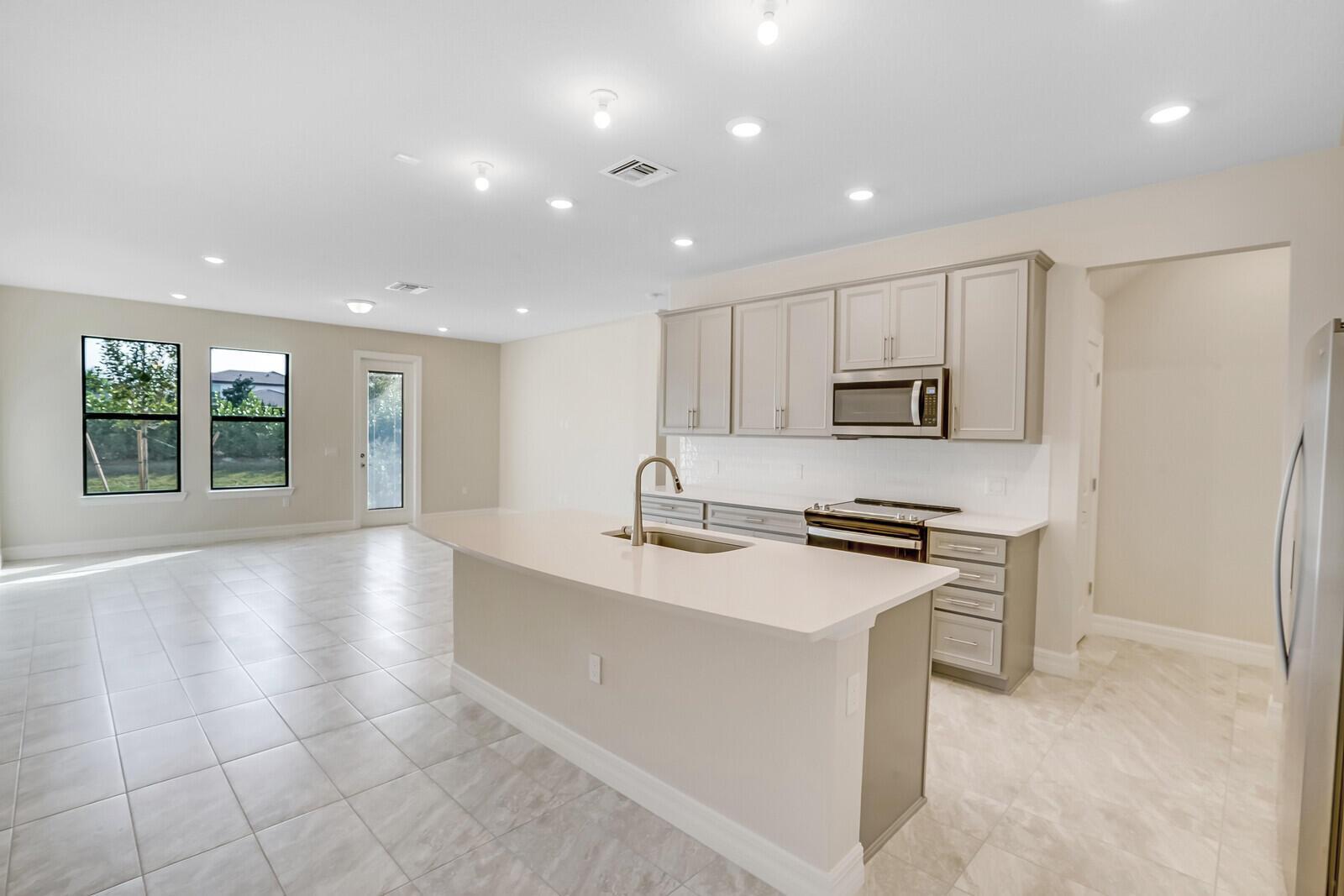 8656 Escue Street, Lake Worth FL 33467 photo 3