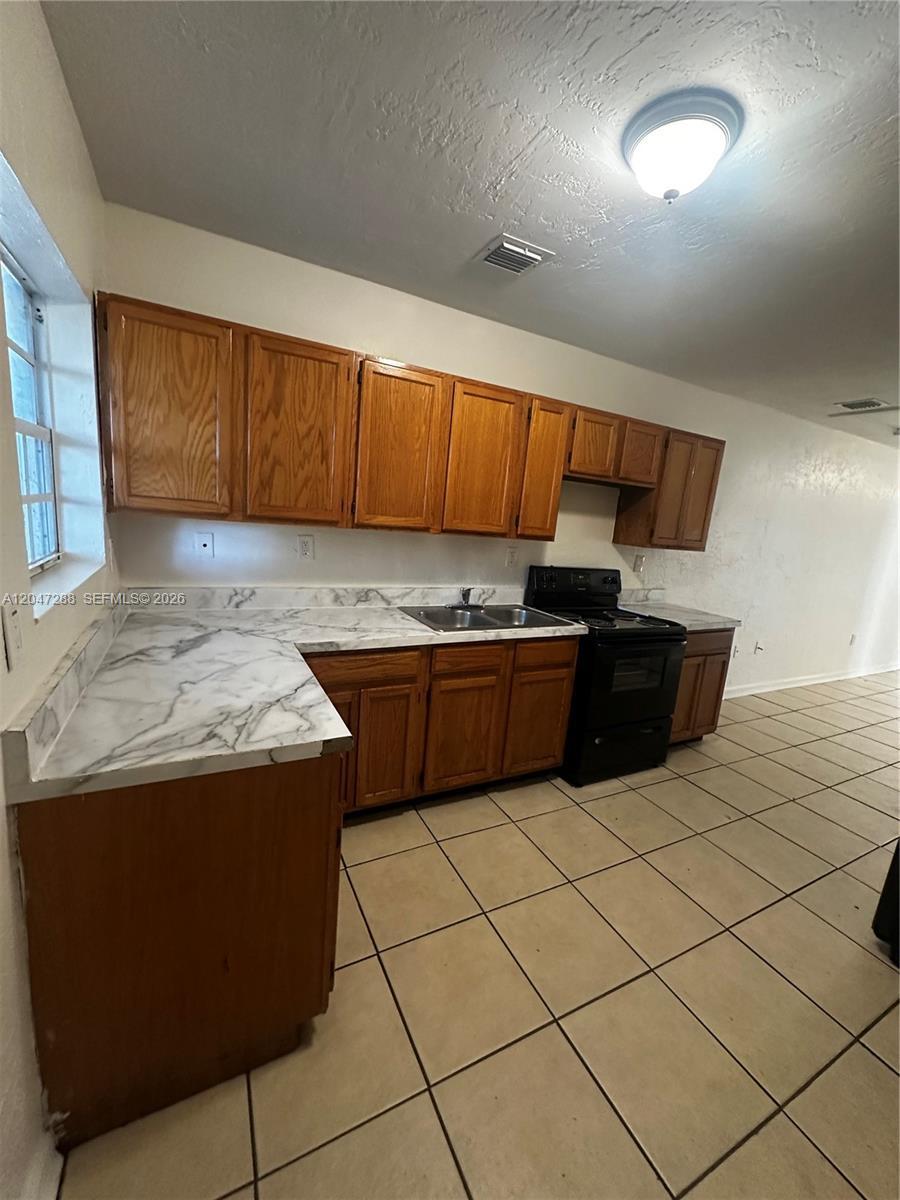 Miami, FL 33157 photo 2