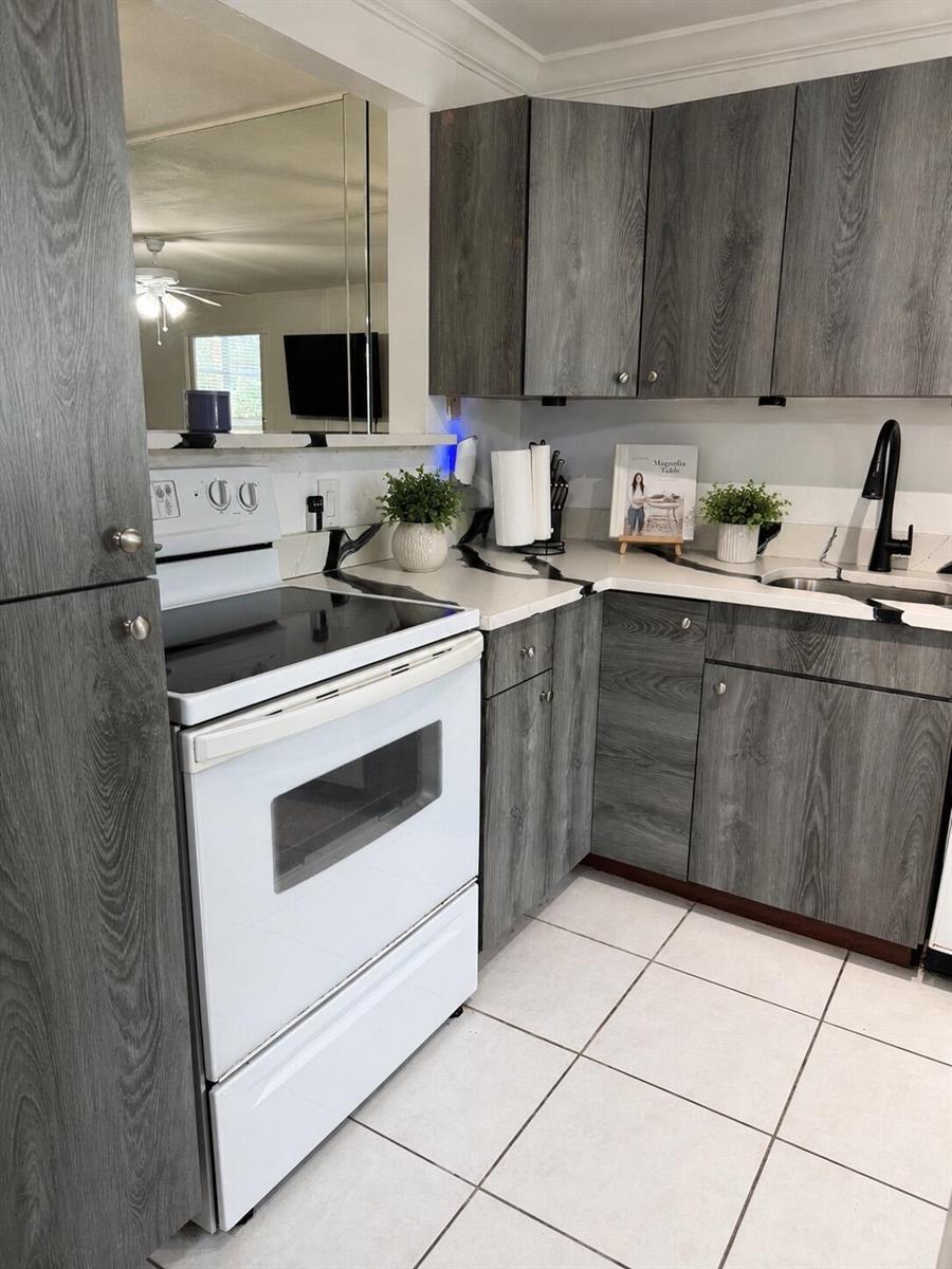 5961 NW 2nd Avenue # 108, Boca Raton FL 33487 photo 2