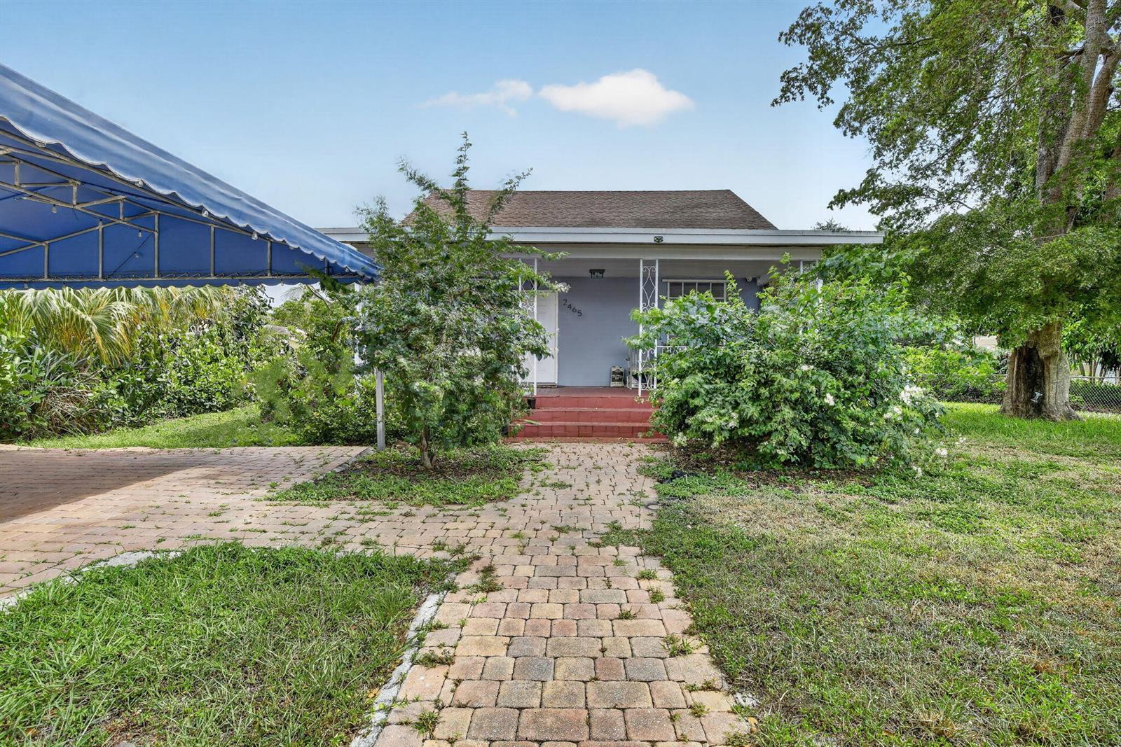 2465 Taylor Street, Hollywood FL 33020 photo 2